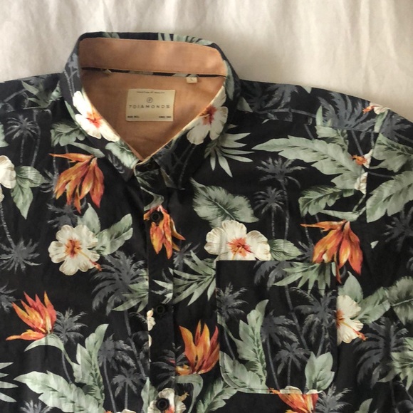 7 Diamonds Button-up - Picture 2 of 2